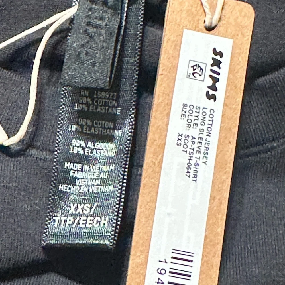 SKIMS *NWT COTTON JERSEY LONG SLEEVE T-SHIRT | COLOR: SOOT - Picture 9 of 9